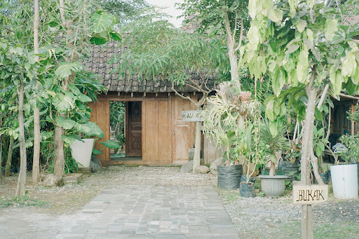 Gubuk Pentjeng Bisnis & Coworking Space