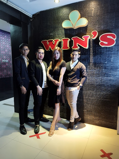 Wins Karaoke & Lounge