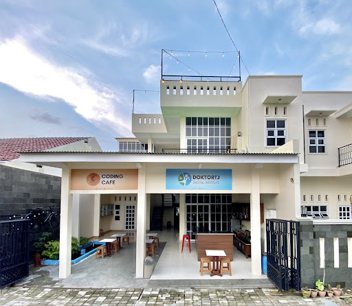 DoktorTJ & Coding Cafe