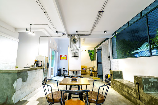 Heroes Center Coworking Space & Cafe