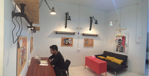 SEGITIGA LAB Coworking Space & Coffee Shop
