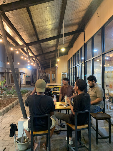 Ruang Tengah Tegal (Tea & Coffe) Ruang Tengah Tegal (Tea & Coffe)