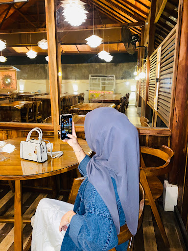 UNCLE B RESTO & COFFEE
